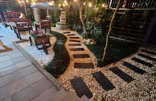 Casa com Lareira e Ar Condicionado Bem Localizada - Foto 10