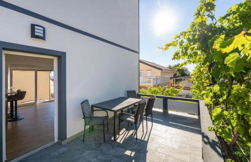 Beautiful Apartment In Rtina With Wifi - Foto 9