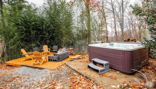 Stone Cabin on Valley View - Firepit & Hot Tub - Foto 3, Garden, Garden view