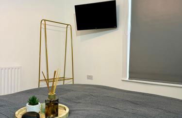 NEW Unique 4 Bed Families Contractors 靠近唐人街 - Foto 13