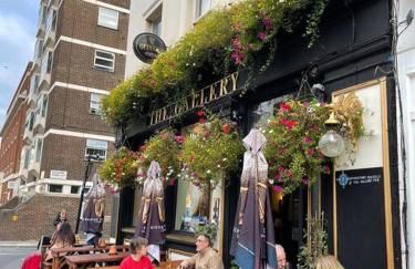 Amazing apartment central London near tube station - Photo 4