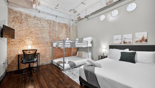 Stunning Downtown Apartment with Pool, Laundry, Parking - Foto 3