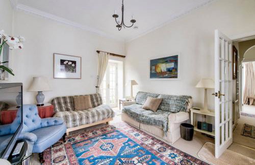 GuestReady - Classic Charm near Holyrood Park - Foto 12