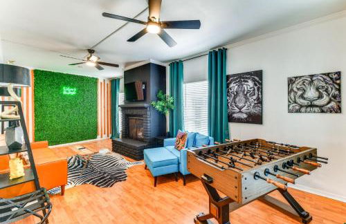 Colorful Baton Rouge Home Deck, Grill and Fire Pit - Foto 10