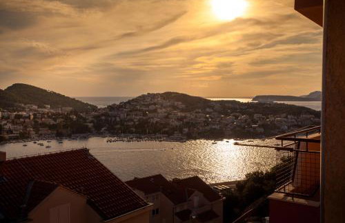 Two Bedroom Apartment with Sea View & Balcony - Foto 38