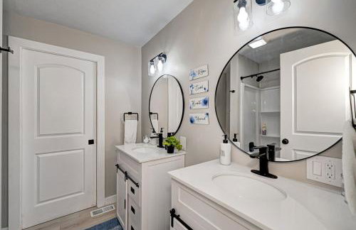 Spacious home away from home! Hot tub! - Photo 25