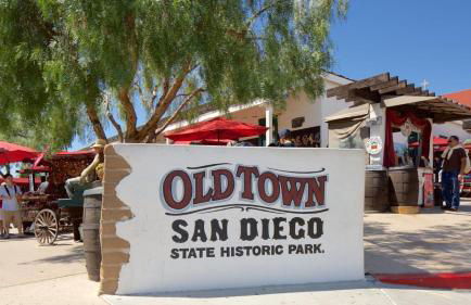 Lux Escape 2 • Views Hot Tub Games Mini Golf - Foto 48