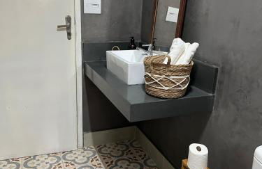 Chácara Casa Amarela - estrutura completa de lazer - ambientes elegantes e exclusivos - campo de futebol e bocha - piscina - lareiras - 10 min Rota do Vinho - Foto 58