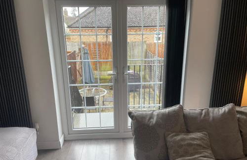 River House 2BR 1 bathroom downstairs toilet Parking St Neots Town Centre - Foto 30