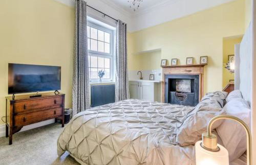 Riverside Georgian House with Hot Tub, Sauna & Parking - Foto 18