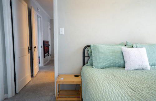 Historic Route-66 Bungalow - Photo 11