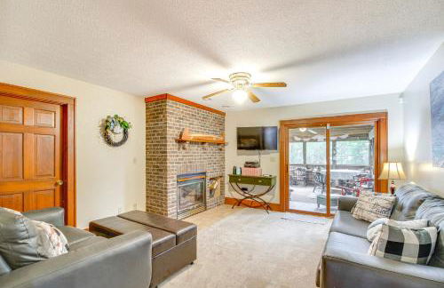 Charming Long Lake Home with Dock on 2 Acres! - Foto 2