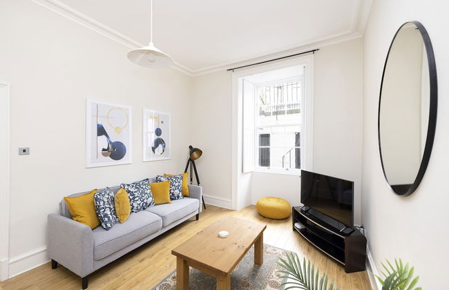 JOIVY Chic Flat Near Stockbridge Market W/ Patio - Foto 1