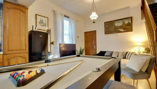 Portsmouth Maisonette with 5 Beds and Pool Table - Foto 4, Game Room