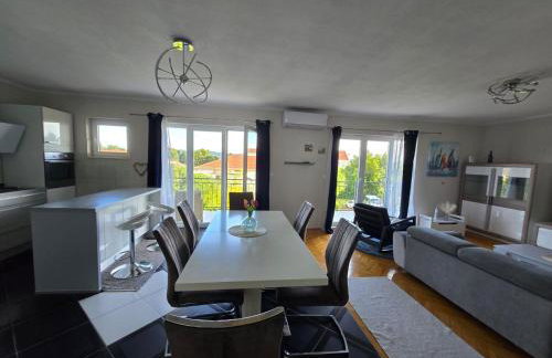 Apartment Frane - Foto 1