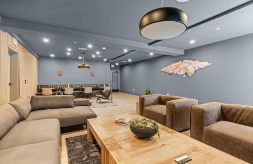 Luxury in The Gulch with Patio Pool Walk to Broadway - Foto 45