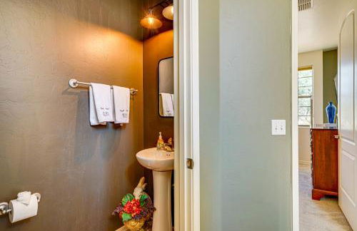 Sunny Adobe Retreat with Hot Tub and Mtn Views! - Foto 22