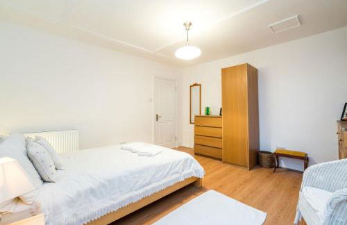 NEW Stylish 1 Bedroom Flat with Garden | London - Foto 32