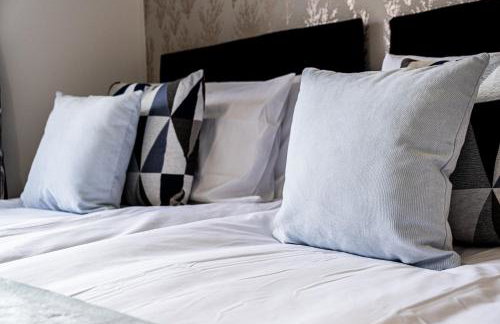 Contractors Retreat 3 bedroom house, sleeps up to 7, free parking - Foto 55