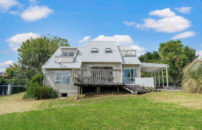 A Home away from Home - Netflix -Parking - Foto 1