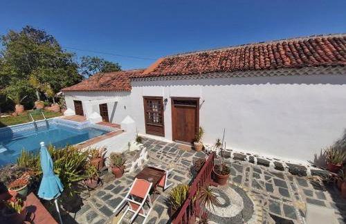 Villa-sleeps4-parking-garden-pool-nearairport - Foto 20