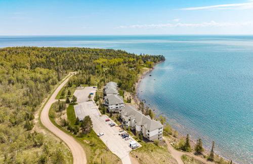 Amazing Superior Lake View Condo and Heated Pools - Foto 42