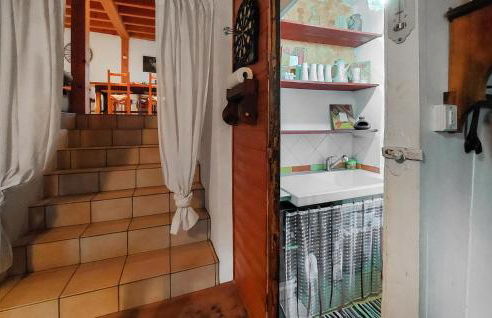 2 Bedroom Awesome Home In Bas-En-Basset - Foto 12