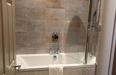 Little Apple Cottage- Free Parking, Hot tub, Fire, Town Centre - Photo 38