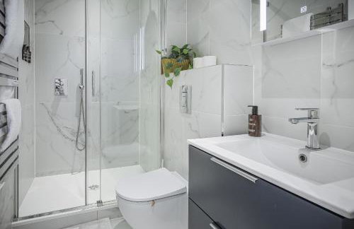 Bright 1 bedroom apartments near Farnham Castle - Photo 26