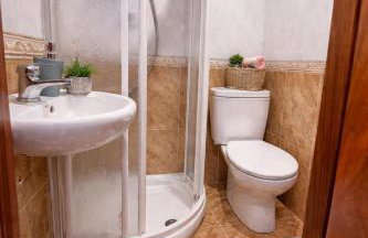 Piso completo para 5 personas en Gijón Casa Lantoxana - Foto 12