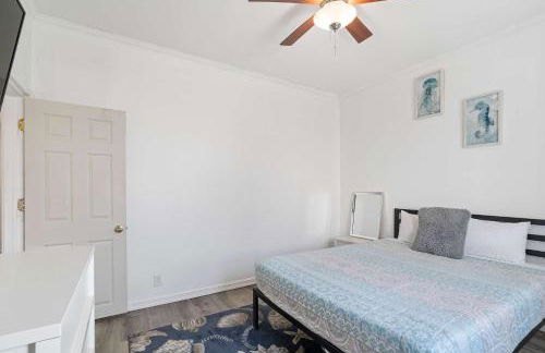 Oversized Family Beach Block Duplex with Game Room - Foto 19