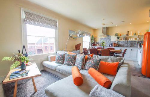 Stunning Cromer beach house with sea views - Photo 3