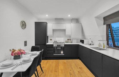 2 Bedroom Flat By Key Light Properties Short Lets & Serviced accommodation two minutes walk from Canada Water Station - Great for Contractors, Group and Family - Foto 40