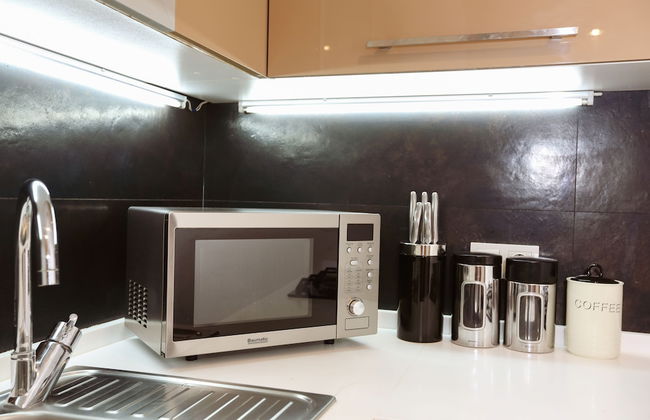 Hosthub 2 Bedroom near Dry Bridge SmartTV - Photo 19