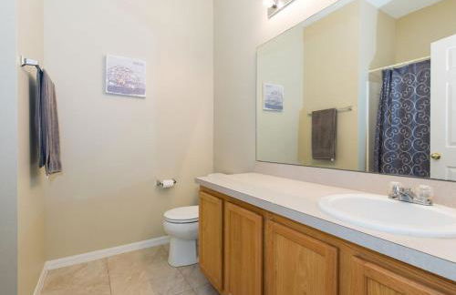 8 miles to Disney, 20 miles Universal, private pool, pool table, washer, dryer, cable, wifi, roku - Foto 1