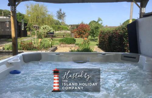 Dassia-Rural Bungalow, Dog Friendly with Hot Tub Near Gurnard - Foto 1