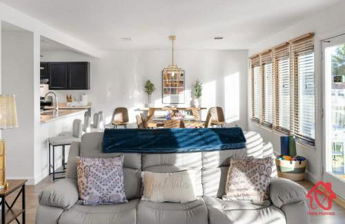 Georgian Oasis with Private Pool - An Irvie Home - Foto 49