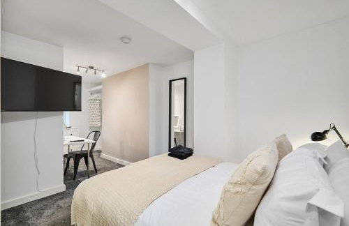 Luxury Lower-Level Two Bed Apt - Foto 5