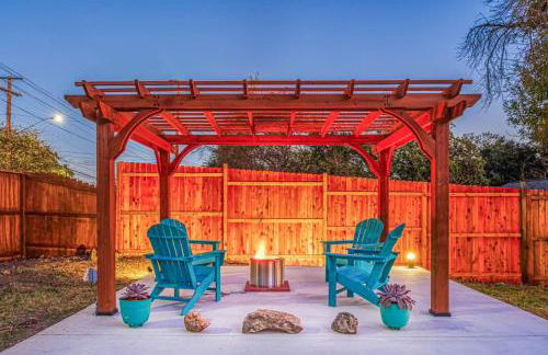 Huge House Fun Central 4BD 3BA with POOL - Foto 1