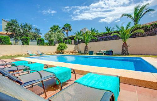 Villa Fresno by Villa Plus - Photo 5