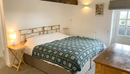 2 Stable Cottage, Llanbethery - Photo 2