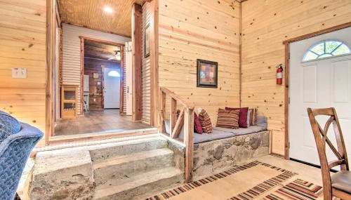 Updated Cabin with Porch, Mins to Cossatot River - Foto 4