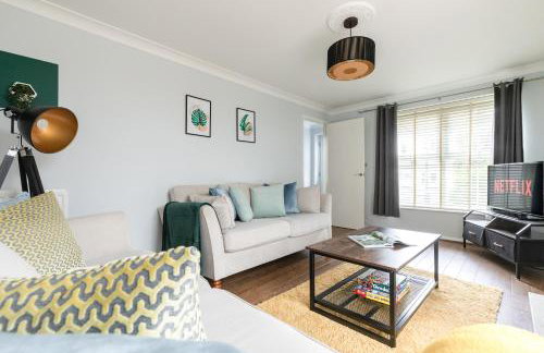 Chelmsford Reach 3 bed house near centre,free parking, Wi-Fi, table football - Foto 12