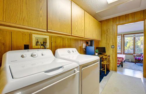 Lakefront Nekoosa Home Private Beach and Boat Dock! - Foto 20