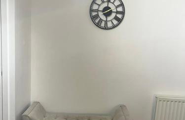 New Manchester City Getaway House with 2 FREE Parking - Foto 8