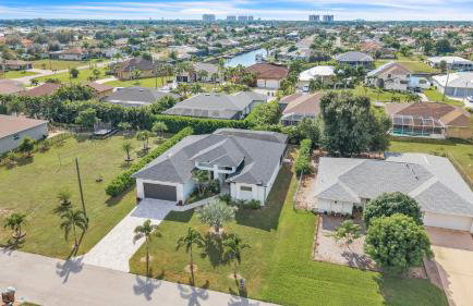 Cape Coral Oasis - Pool & Bintelli Golf Cart - Foto 2
