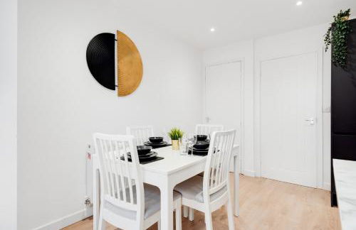 Dazzling & Modern 4bd - Coop LIVE - Etihad - Parking - Foto 23