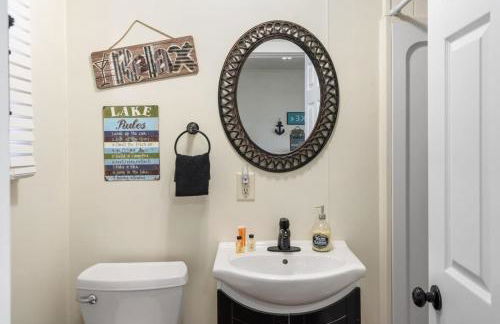 King Suite with Scenic Views at Fife Lake Lodge - Foto 7