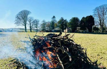 Wild Meadow Cottage - Countryside Views and King Bed - Foto 25