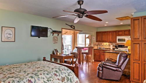 Paradise Cove Cabin with Boathouse and Dock - Foto 4